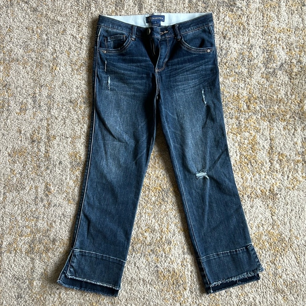 Democracy Jeans Size 4 - Unleash Confidence with 'Ab'solution Magic! 🌟